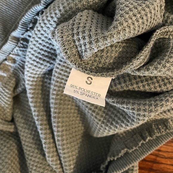 Cute Off The Shoulder Long Sleeve - Picture 2 of 3